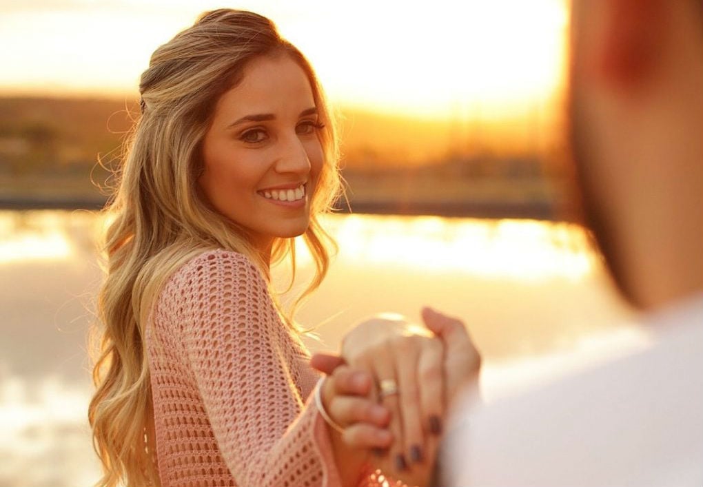 10 Signs He Wants You to Make the First Move