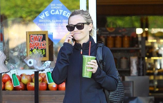 9  Breakfast Foods That Celebs Swear By