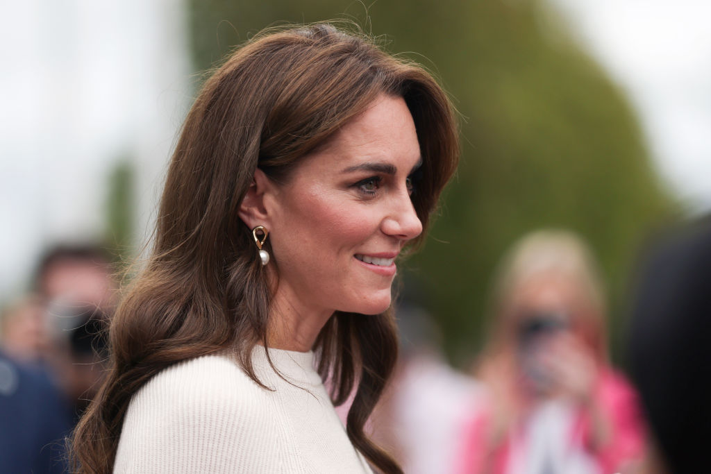 This Kate Middleton Fashion Sparked Inspired A Plastic Surgery Craze