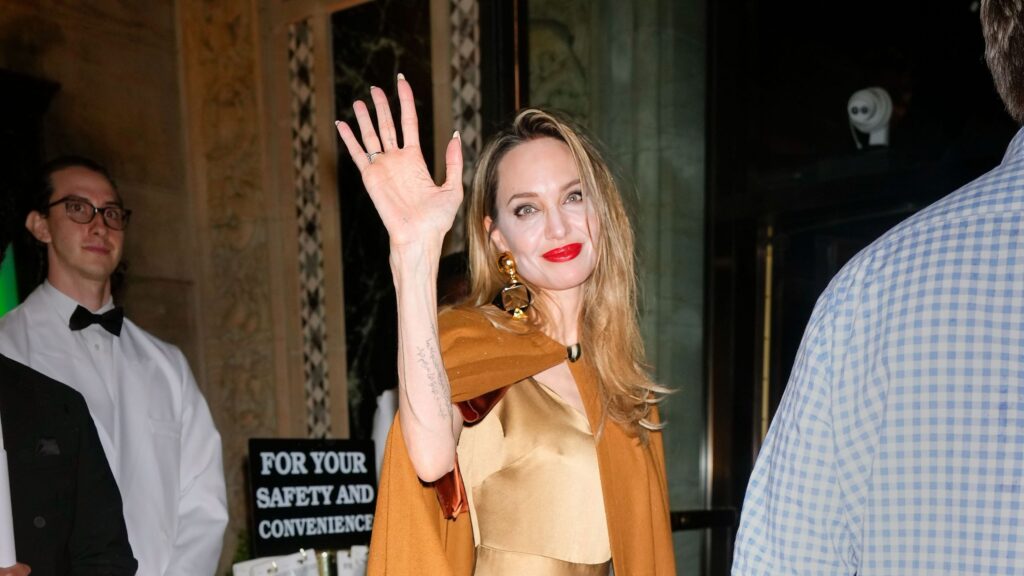 Angelina Jolie’s Strange New Appearance Worries People