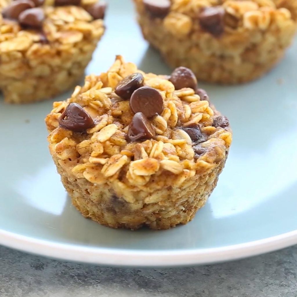  Baked Pumpkin Oatmeal Muffins | 12 Healthy Pumpkin Recipes Perfect for Fall | Her Beauty