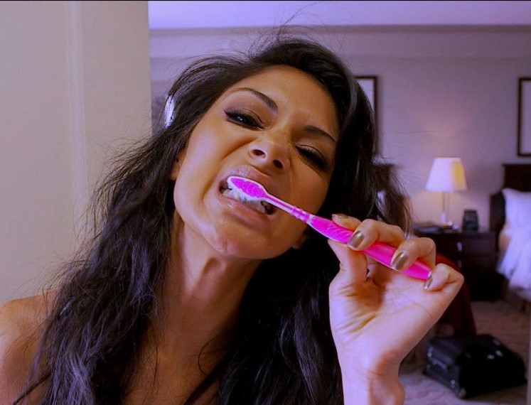 Does charcoal toothpaste whiten teeth? | Everything You Need To Know About Charcoal Toothpaste | Her Beauty