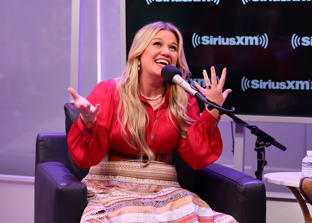 Kelly Clarkson Loses Over 40 Pounds On the Paradox Diet
