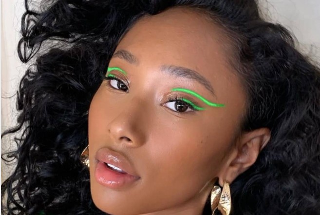 Graphic Eyeliner Makeup Ideas for Summer