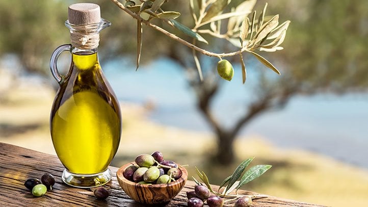 8 Amazing Ways Olive Oil Can Boost Your Beauty