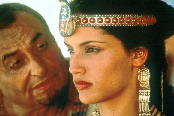The Many Faces Of Cleopatra We’ve Seen Over The Years