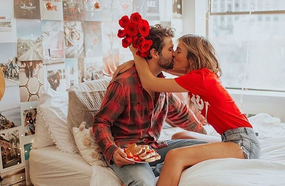 This Is How Your Boyfriend Expresses His Love For You, According To His Zodiac Sign