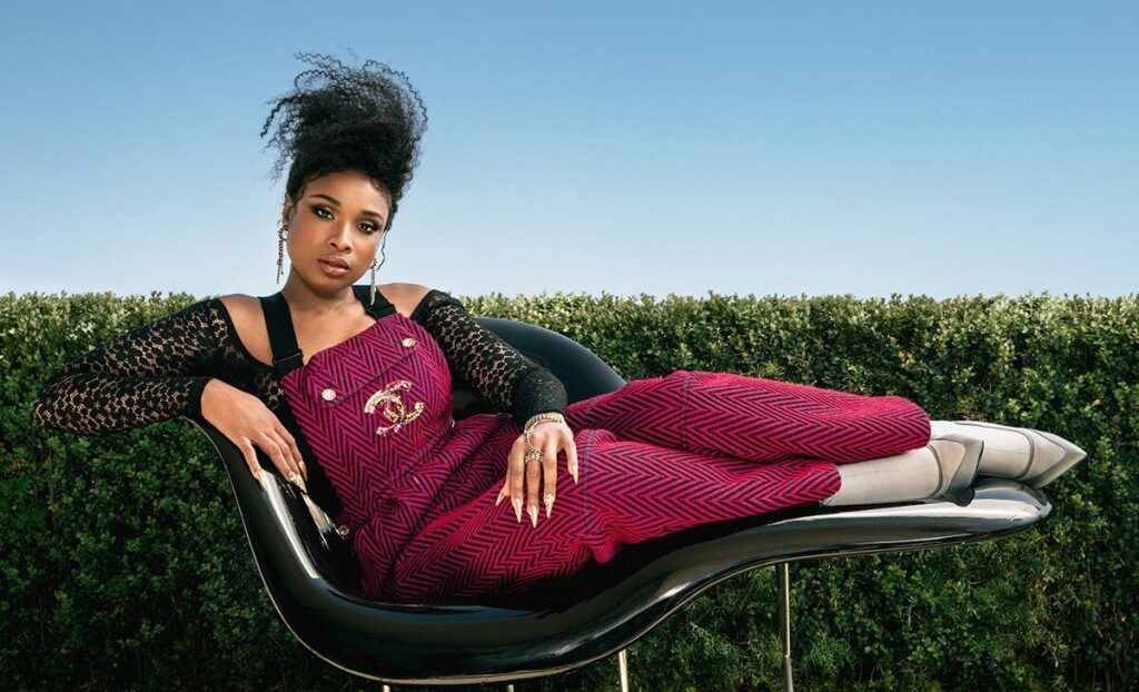 12 Celebs Criticized for Their Curves