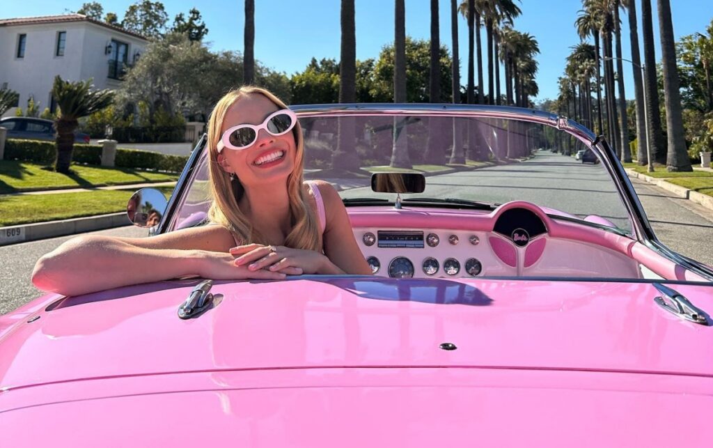 Margot Robbie Shines as Living Barbie