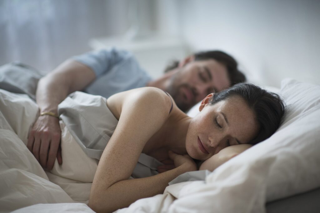 Sleeping Tips for Couples That Will Enhance Love and Harmony
